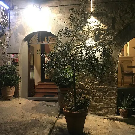 In Superior Hotel Volterra