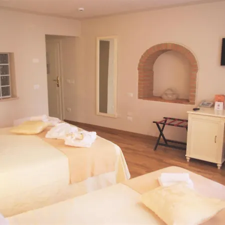 Hotel In Superior Volterra