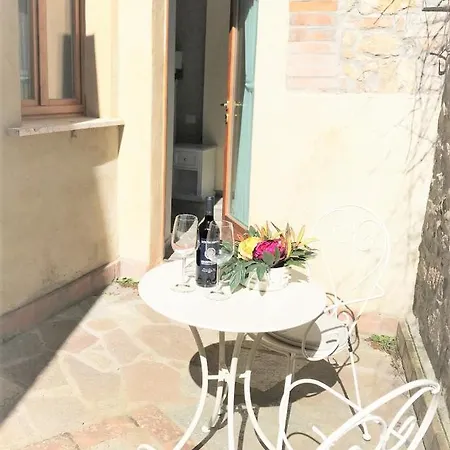 Hotel In Superior Volterra