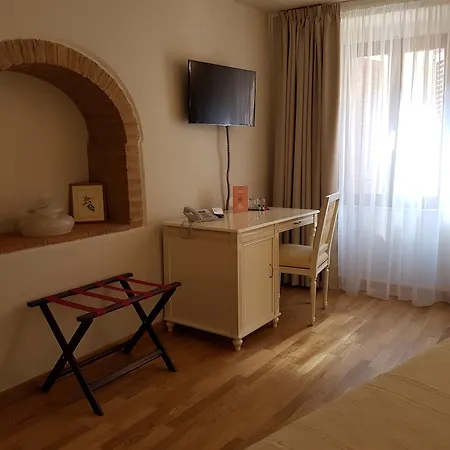 Hotel In Superior Volterra