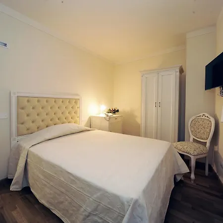 In Superior Hotel Volterra